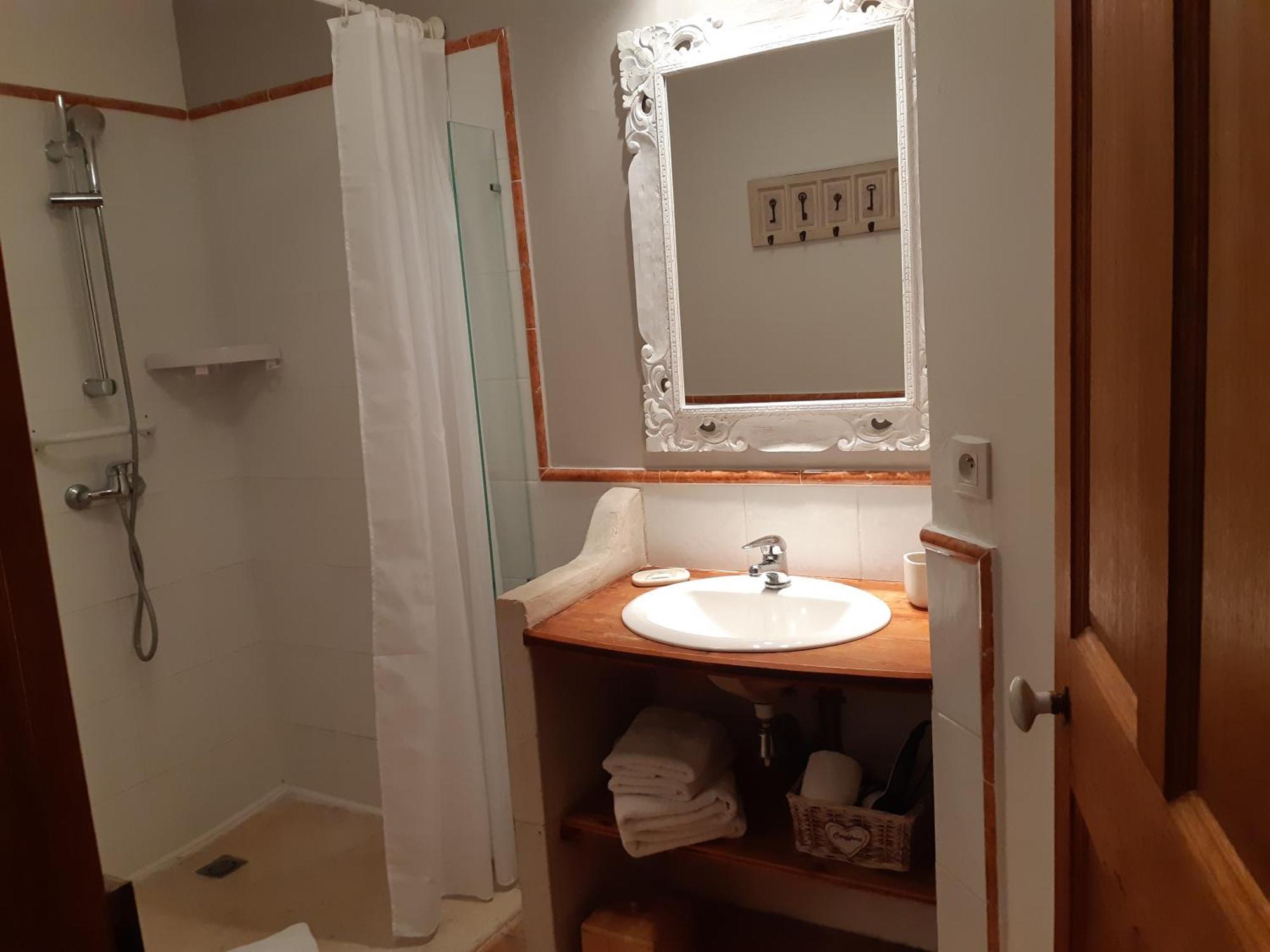Chambres D'Hotes, B&B La Musardiere Alba-la-Romaine Cameră foto
